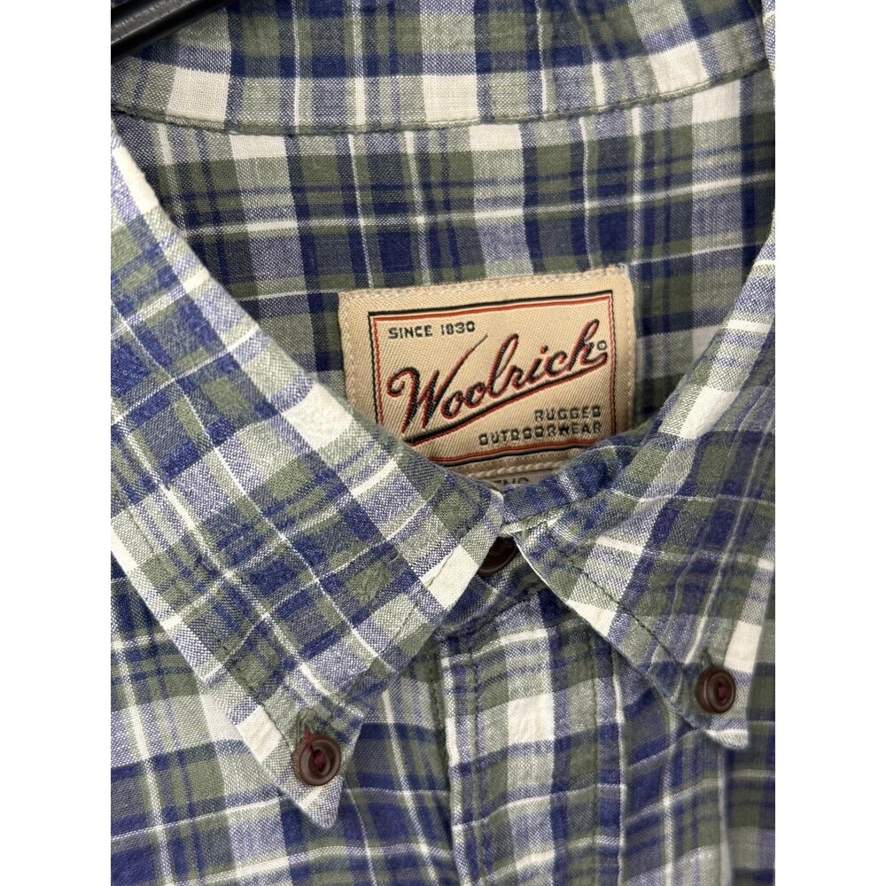 Men’s Woolrich Lightweight Button up size large